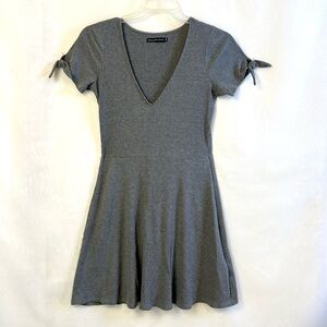 Abercrombie & Fitch Women’s Gray Stretchy Knit A-Line Dress / Medium